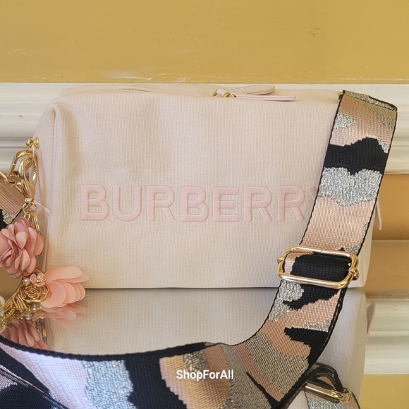 Burberry Pouch converted into to shoulder bag or cross body - Picture 8 of 16